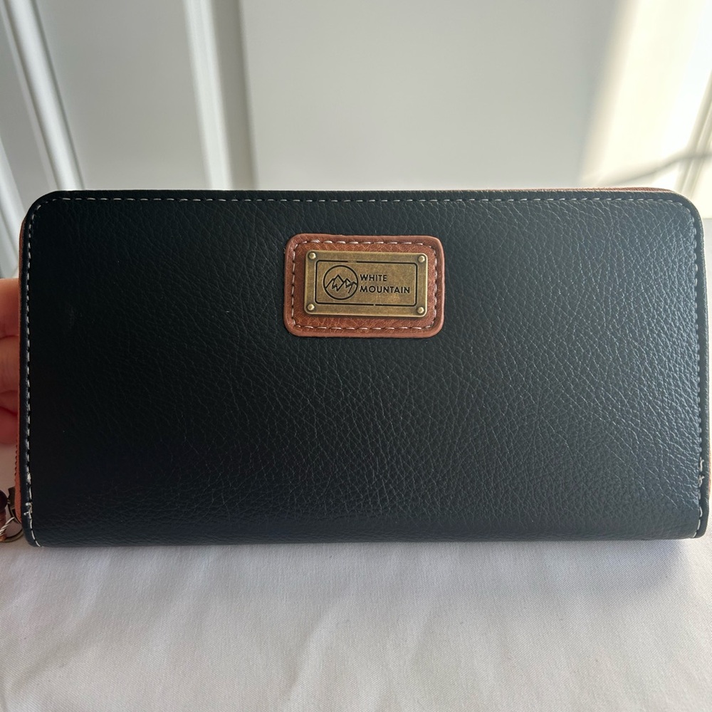 White Mountain Black Wristlet with Brown Strap - Picture 5 of 6